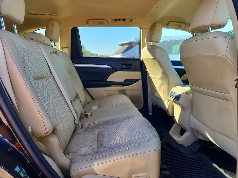 2015 TOYOTA HIGHLANDER LE PLUS  
