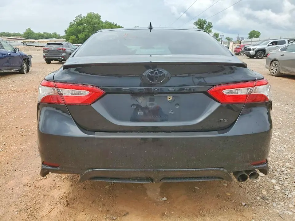 2019 TOYOTA CAMRY SE  