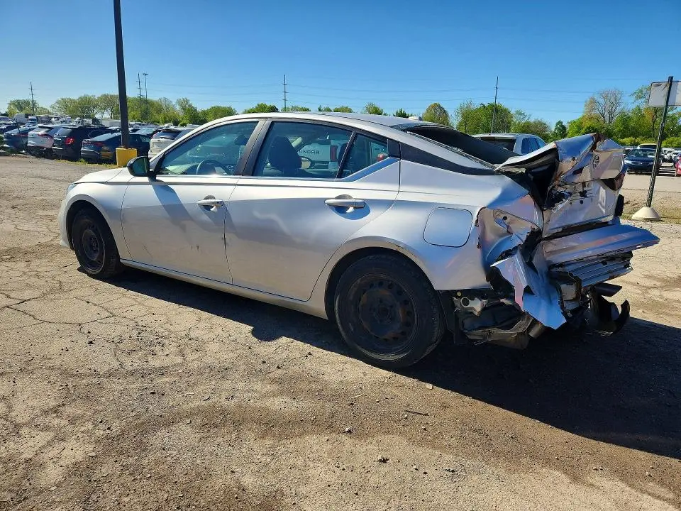 2019 NISSAN ALTIMA SR  