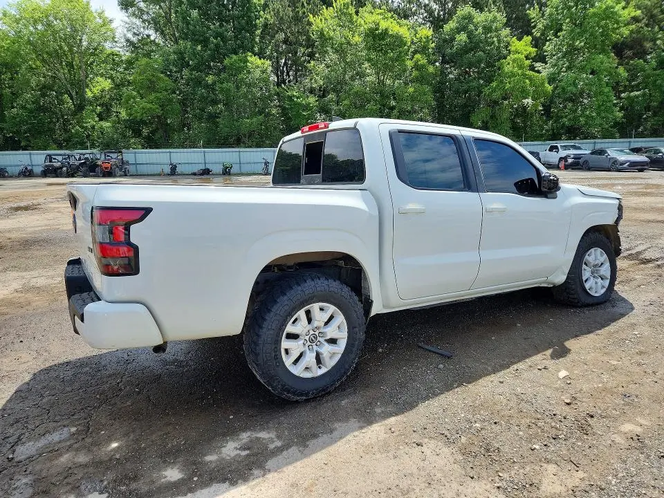 2022 NISSAN FRONTIER SV  
