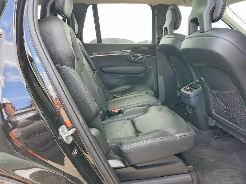 2016 VOLVO XC90 T6  
