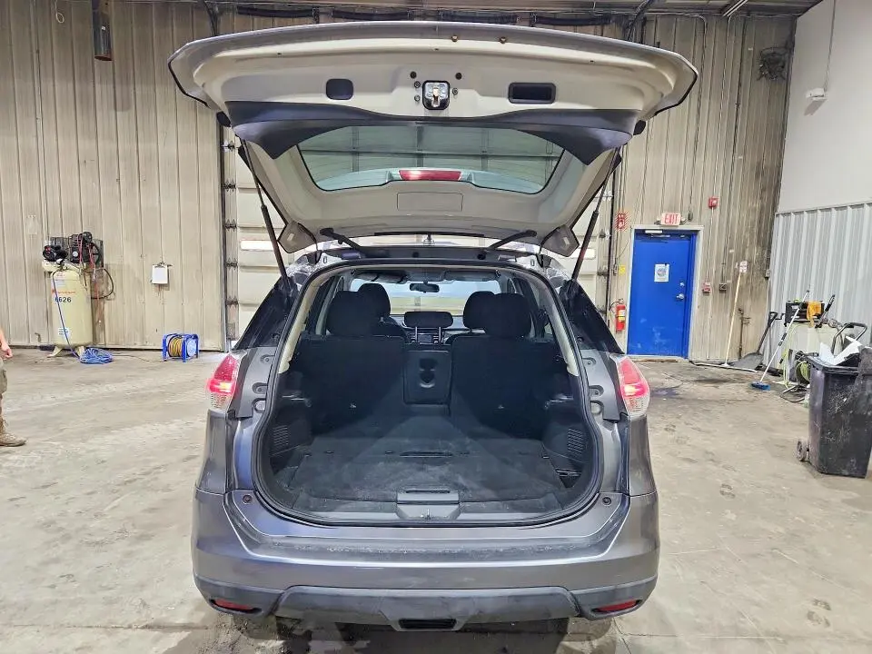 2015 NISSAN ROGUE SV  