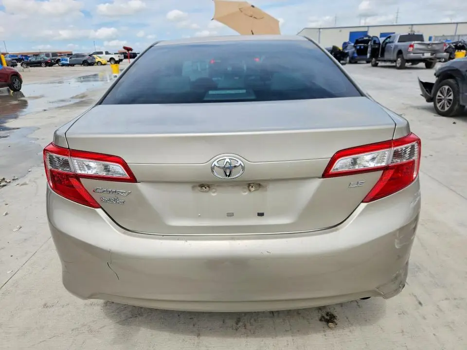 2013 TOYOTA CAMRY LE  