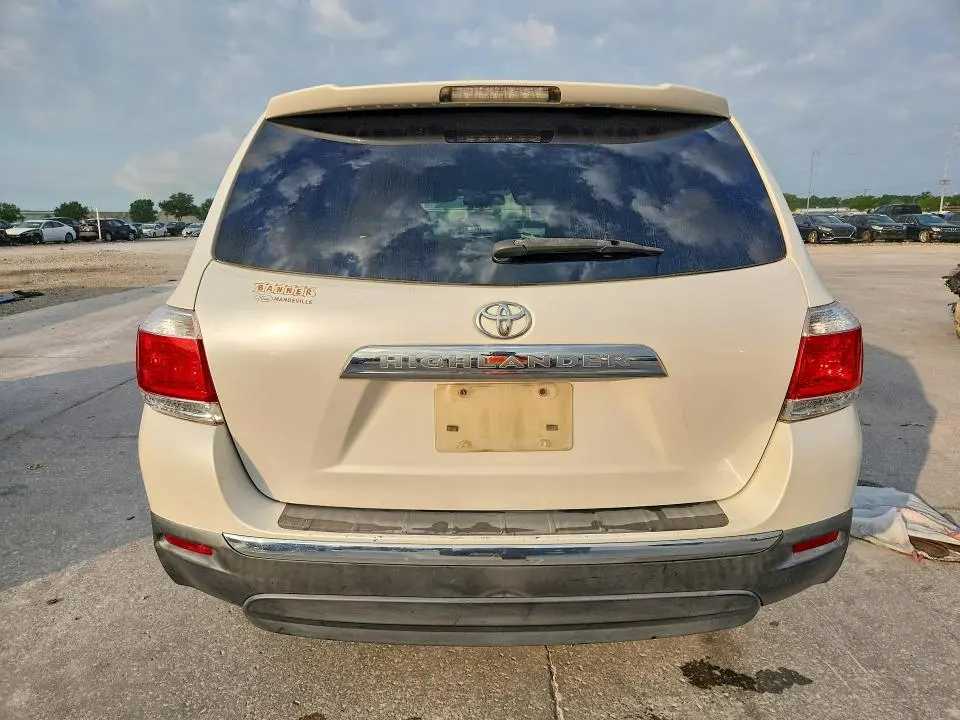 2011 TOYOTA HIGHLANDER BASE  