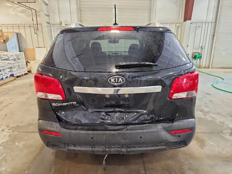 2013 KIA SORENTO LX  