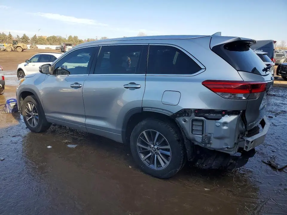 2018 TOYOTA HIGHLANDER XLE  