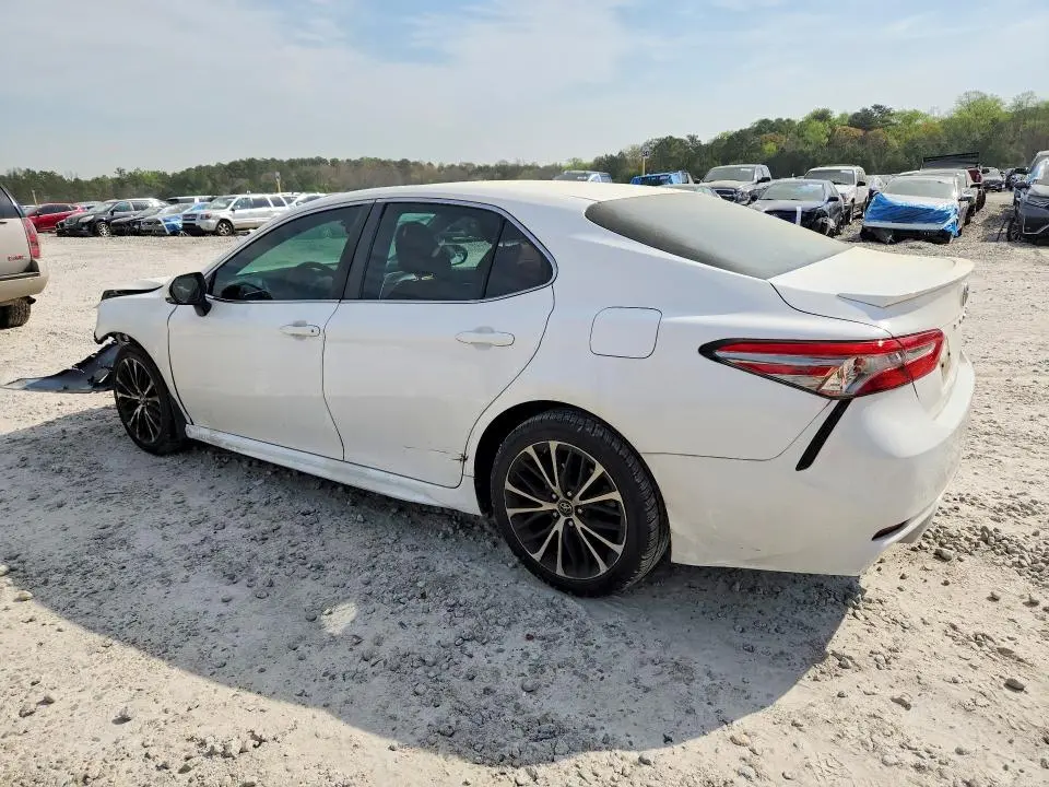 2018 TOYOTA CAMRY SE  