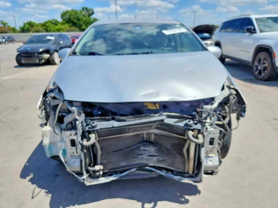 2013 TOYOTA PRIUS TWO  