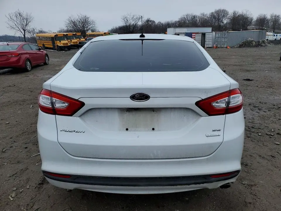 2016 FORD FUSION SE  