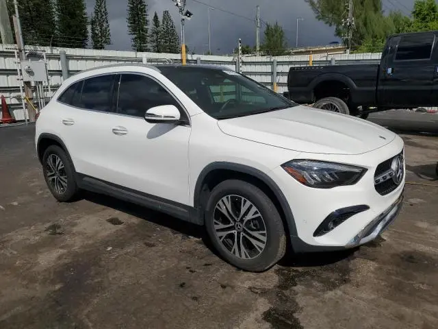 2025 MERCEDES-BENZ GLA 250  