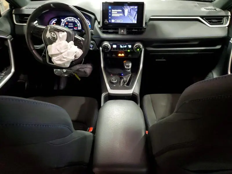 2023 TOYOTA RAV4 SE  