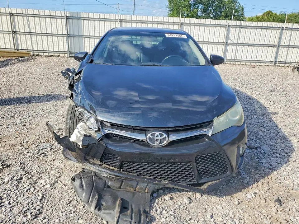 2015 TOYOTA CAMRY SE  