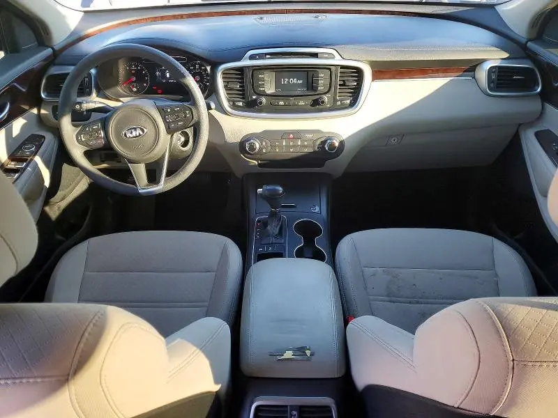 2017 KIA SORENTO LX V6  