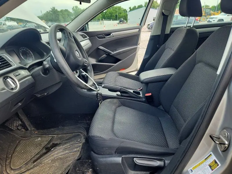 2013 VOLKSWAGEN PASSAT S  