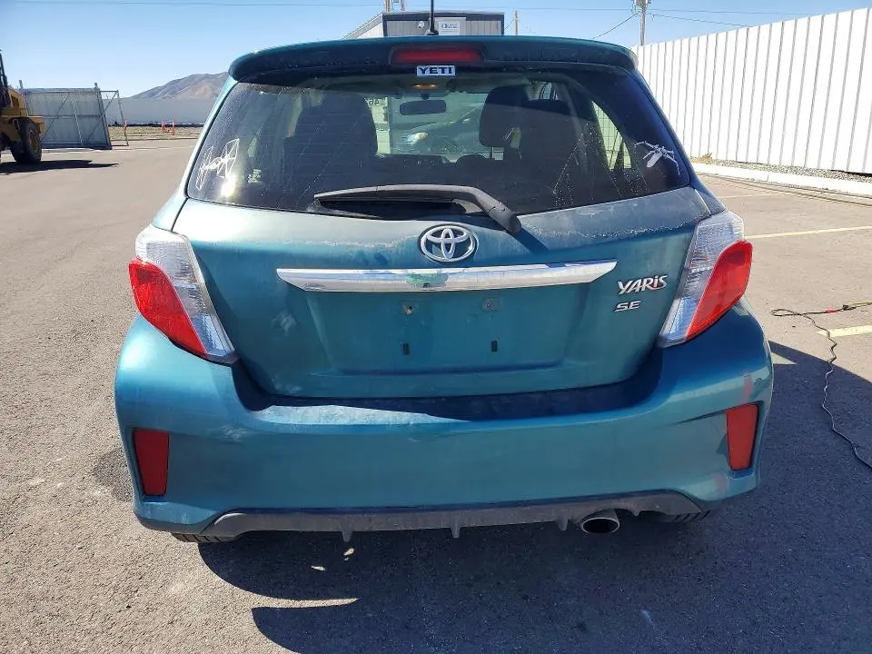 2012 TOYOTA YARIS 5-DOOR SE  