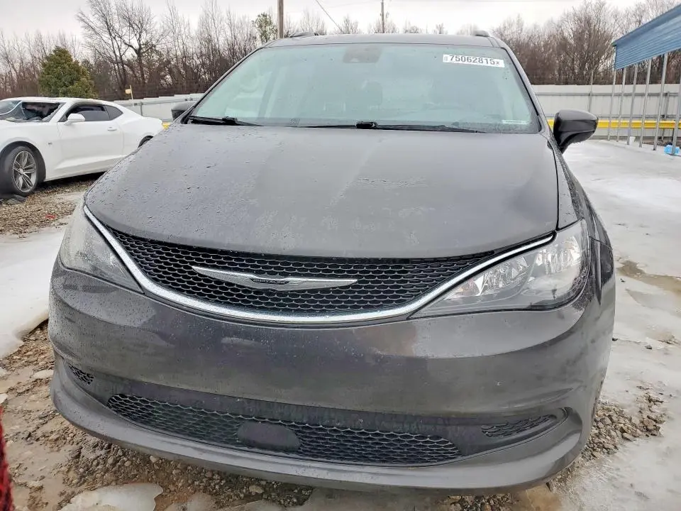 2021 CHRYSLER VOYAGER LX  