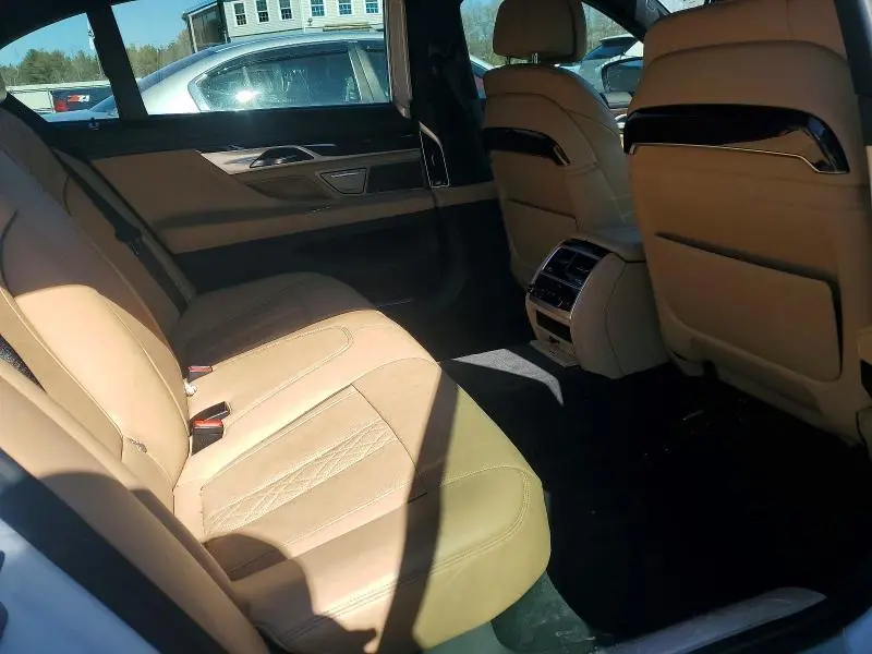 2018 BMW 750 XI  