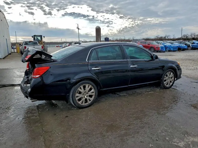 2010 TOYOTA AVALON XL  