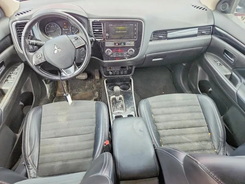 2019 MITSUBISHI OUTLANDER SE  