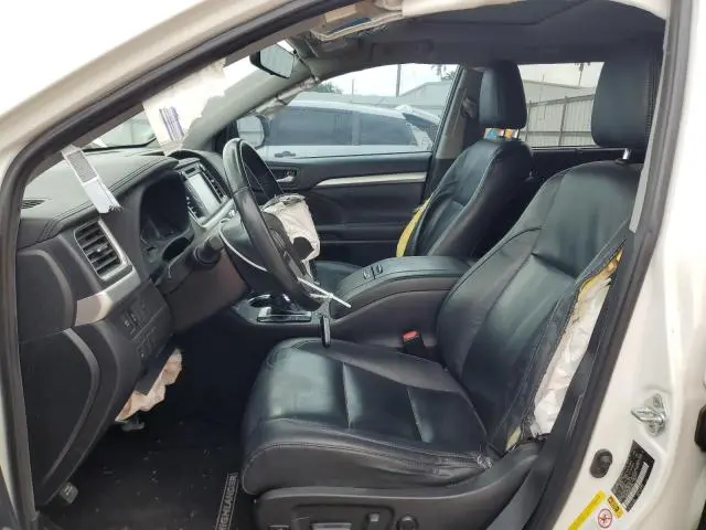 2019 TOYOTA HIGHLANDER SE  