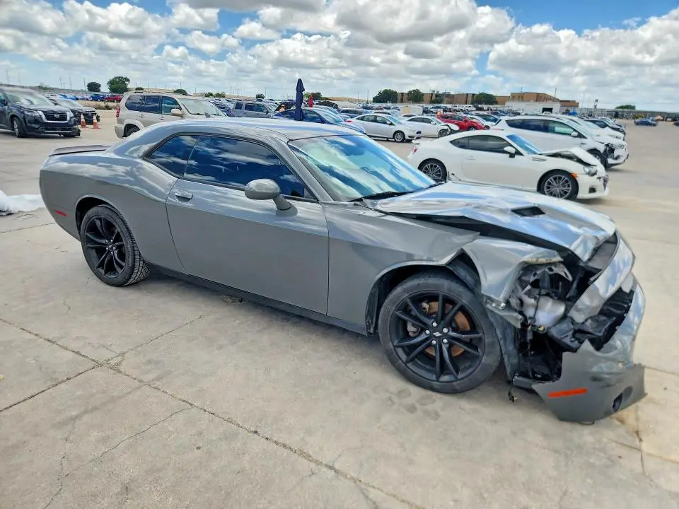 2018 DODGE CHALLENGER SXT  