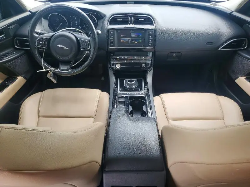 2018 JAGUAR XE PREMIUM  