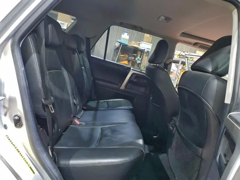 2010 TOYOTA 4RUNNER SR5  