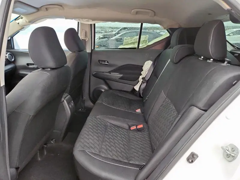 2022 NISSAN KICKS SV  