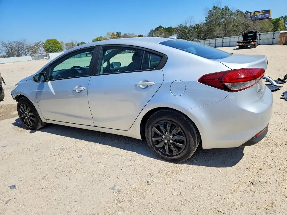 2017 KIA FORTE LX  