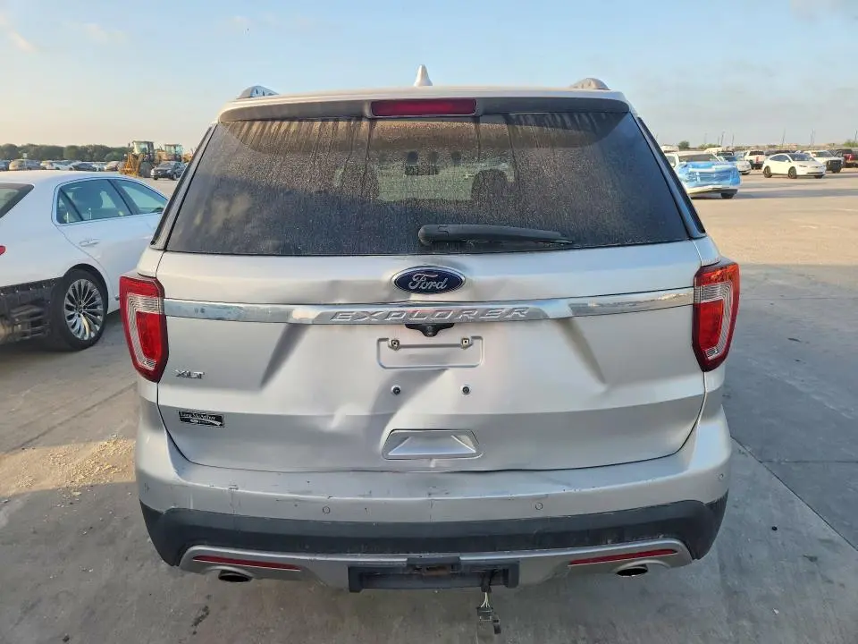 2017 FORD EXPLORER XLT  