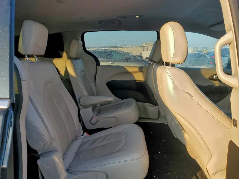 2017 CHRYSLER PACIFICA TOURING L  