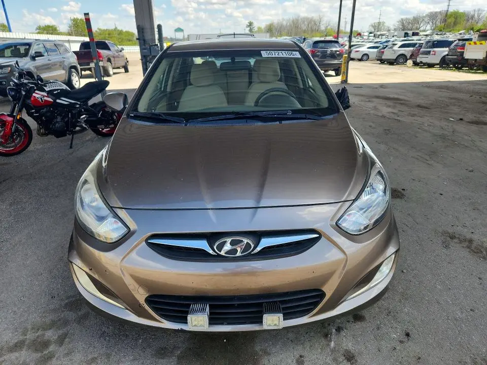 2013 HYUNDAI ACCENT GLS  