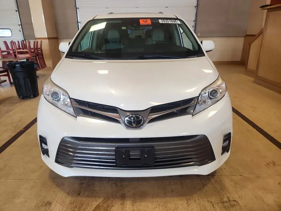 2019 TOYOTA SIENNA XLE PREMIUM 7-PASSENGER  