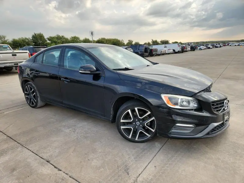 2017 VOLVO S60   