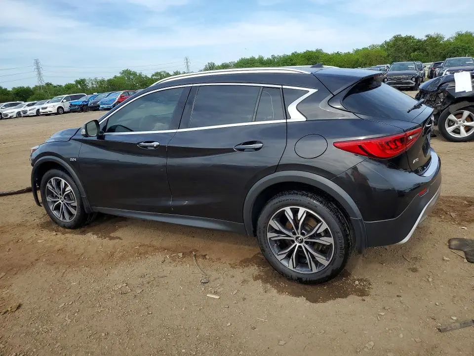 2019 INFINITI QX30 LUXE  
