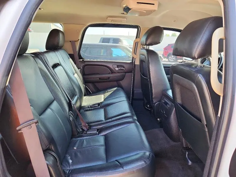 2011 GMC YUKON SLE  