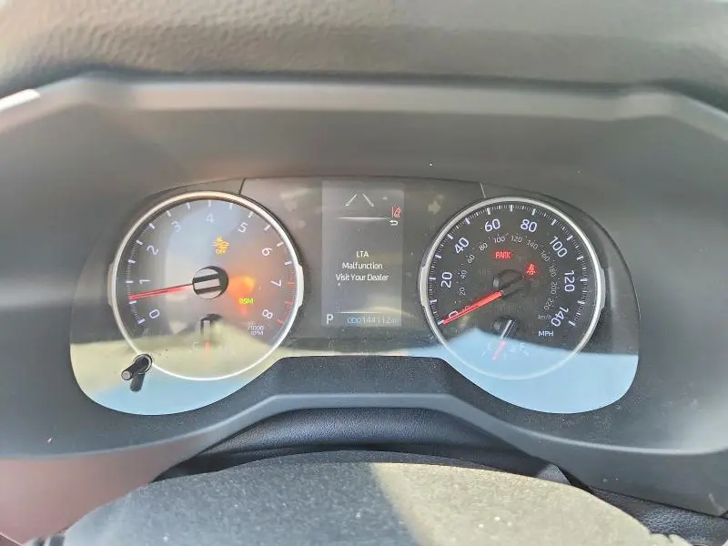 2019 TOYOTA RAV4 XLE  