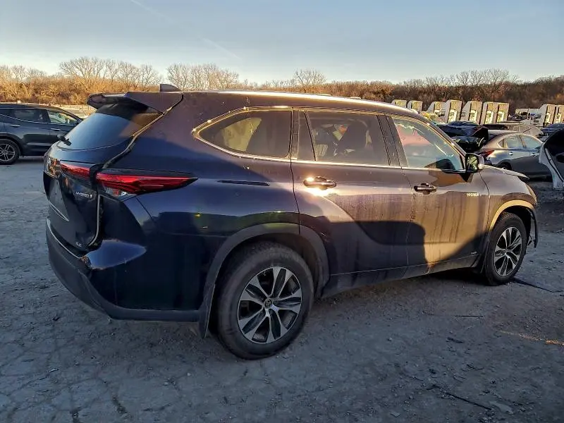 2021 TOYOTA HIGHLANDER HYBRID XLE  