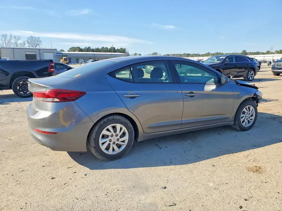 2018 HYUNDAI ELANTRA SE  