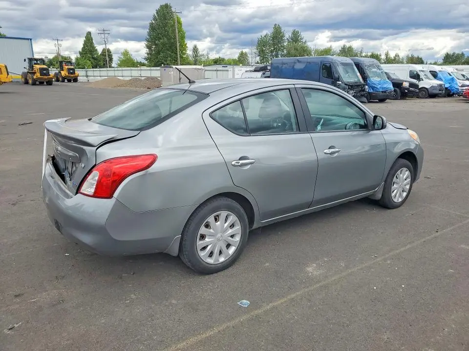 2013 NISSAN VERSA 1.6 S  