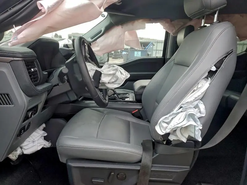 2025 FORD F150 LIGHTNING XLT  