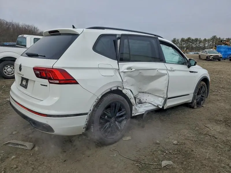 2022 VOLKSWAGEN TIGUAN SE R-LINE BLACK  