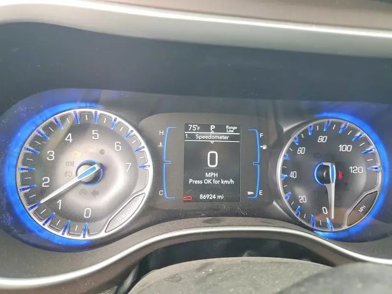 2021 CHRYSLER VOYAGER LXI  