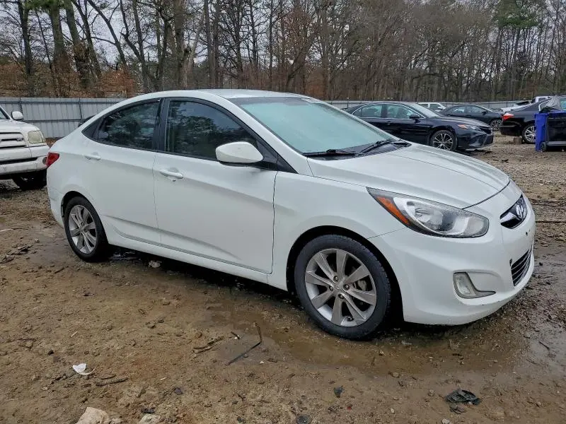 2013 HYUNDAI ACCENT GLS  