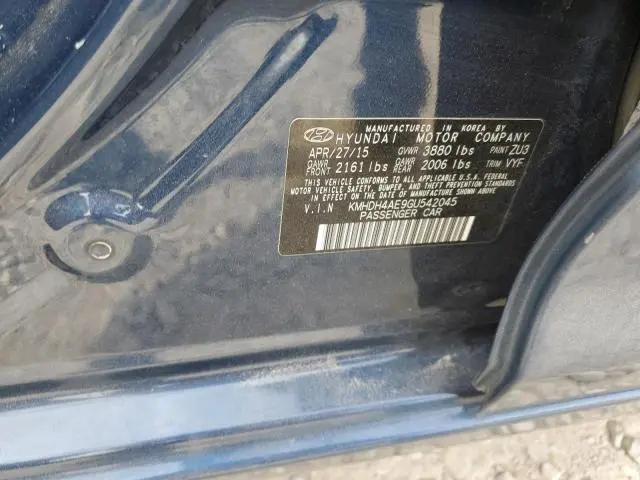 2016 HYUNDAI ELANTRA SE  