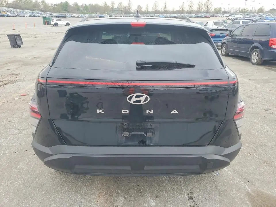 2025 HYUNDAI KONA SE  
