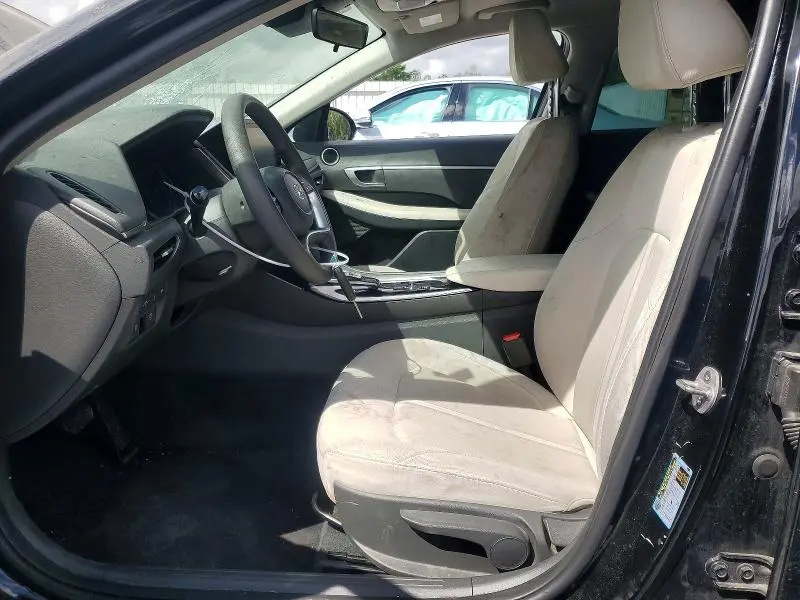 2023 HYUNDAI SONATA SE  