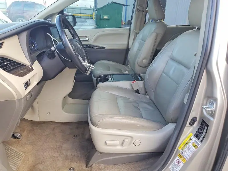 2017 TOYOTA SIENNA XLE 8-PASSENGER  