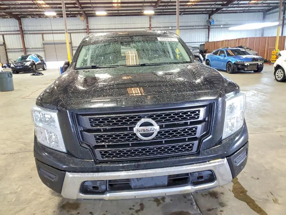 2021 NISSAN TITAN SV  