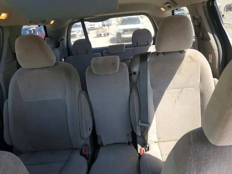 2016 TOYOTA SIENNA LE 8-PASSENGER  